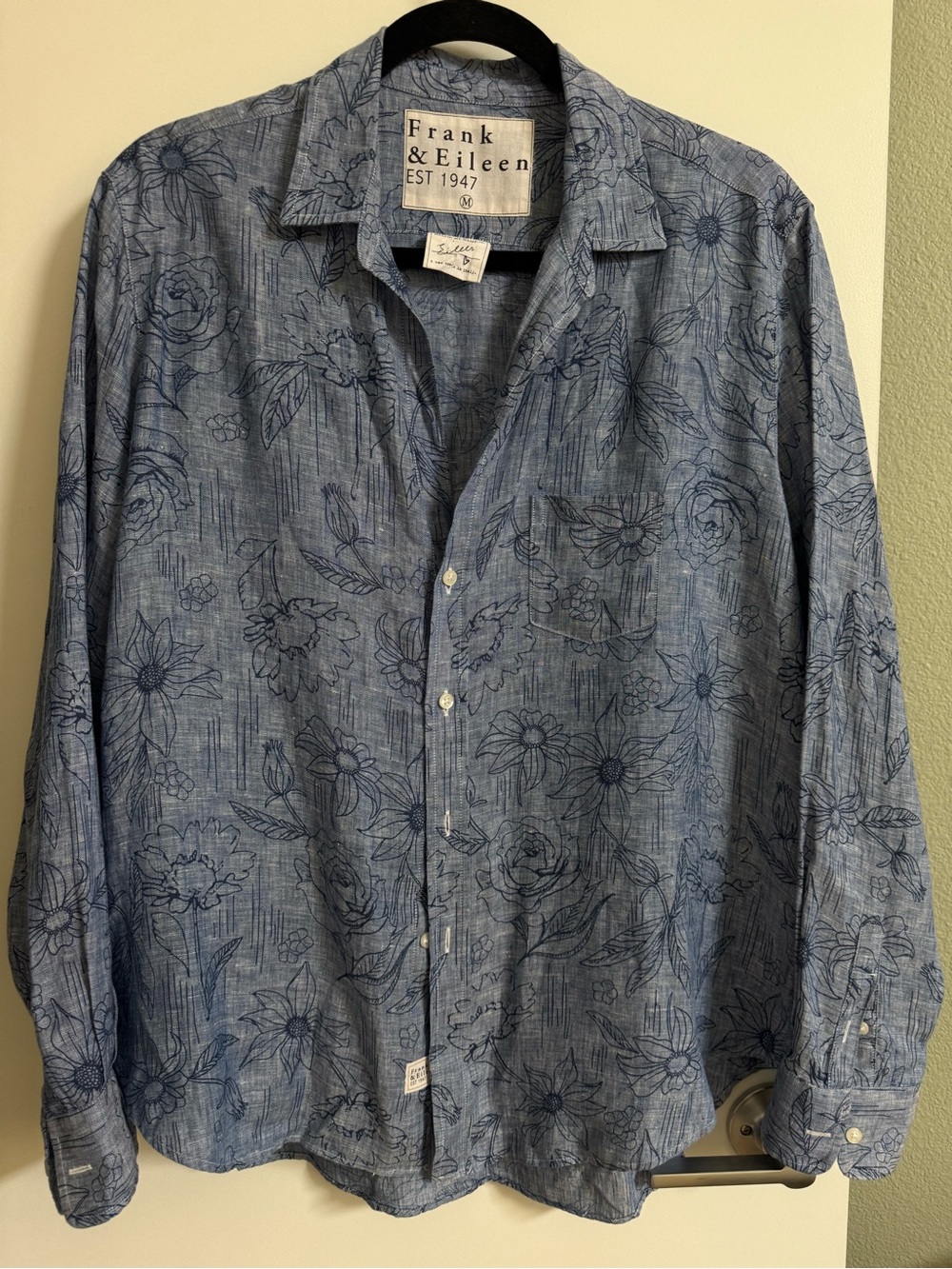 FRANK & EILEEN Italian Linen Eileen Relaxed Shirt Blue Floral Medium